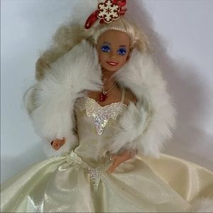 Barbie Doll 1989 Happy Holiday Faux Fur Red Accessories Collection #B